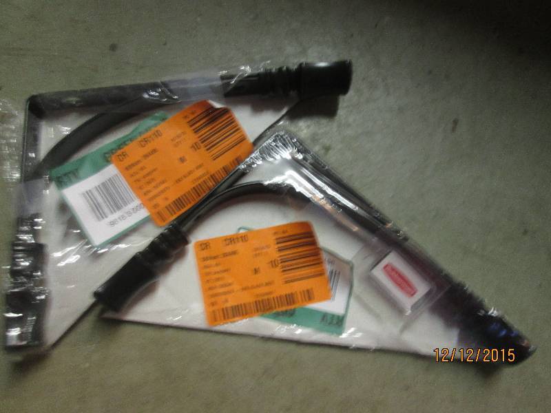 lot 32 image: 2 Rubbermaid Model # 1877656  6 in....