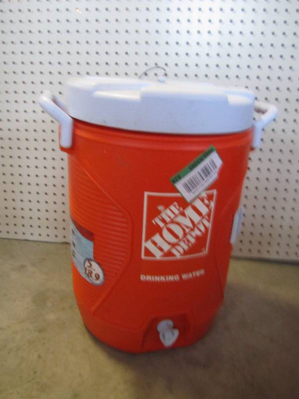 lot 67 image: Rubbermaid Model # 1787500 5 gal. O...