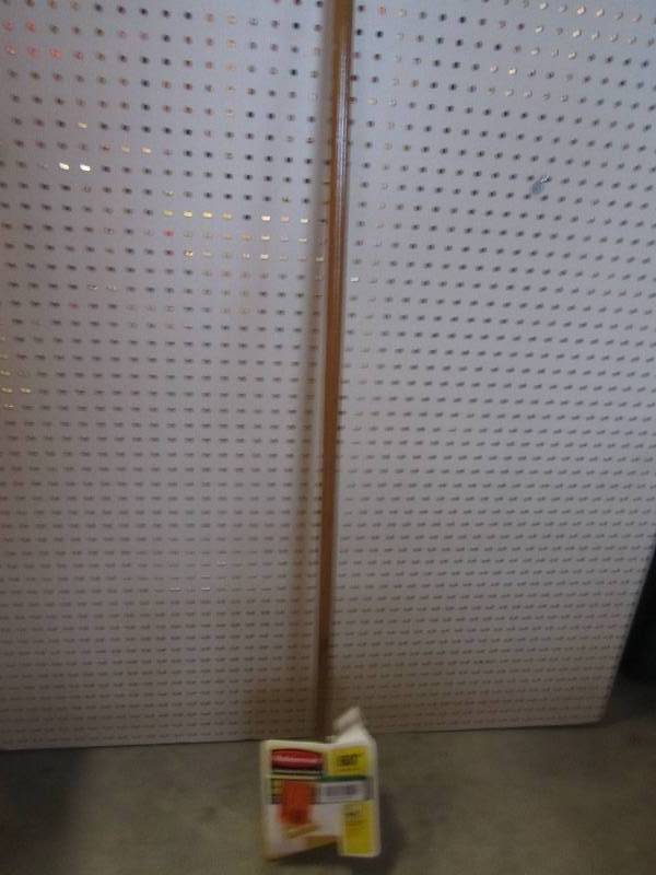 lot 75 image: Rubbermaid Commercial Products Mode...