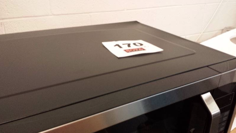 lot 170 image: Chefs Mark 1.3 cu. ft. 1000-Watt Microwave Oven Black