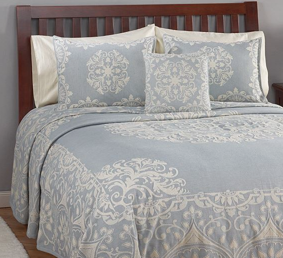 lot 148 image: Opulence 3-Pc. Jacquard Bedspread Set - Queen Blue