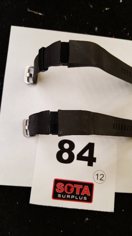 lot 84 image: 2 - Fitbit ChargeHR HeartRateActi Black Large