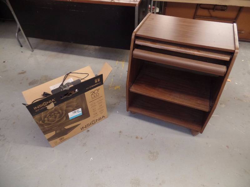 Apartment Computer Desk with Monitor