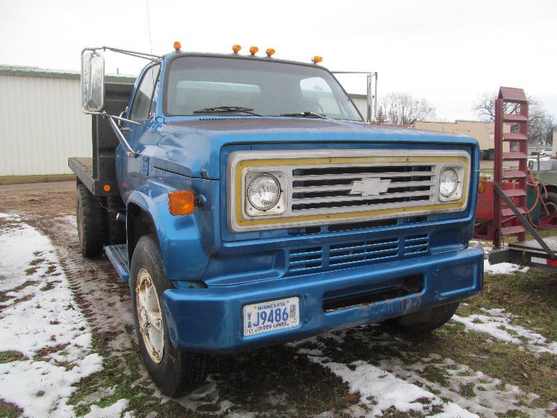 lot 4 image: Chevy C65