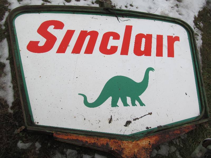 lot 12 image: Sinclair  sign