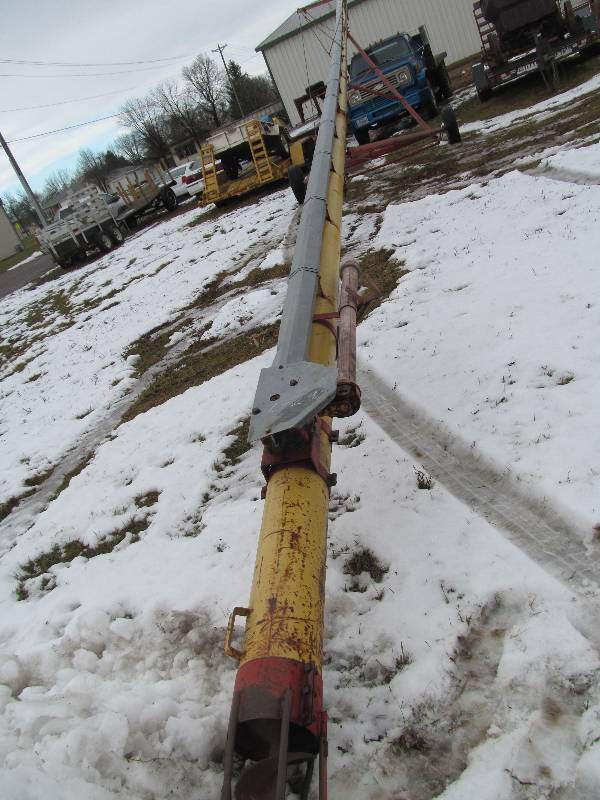 lot 17 image: Westfield grain auger