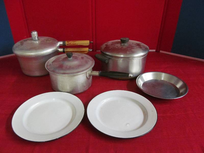 lot 47 image: dishes