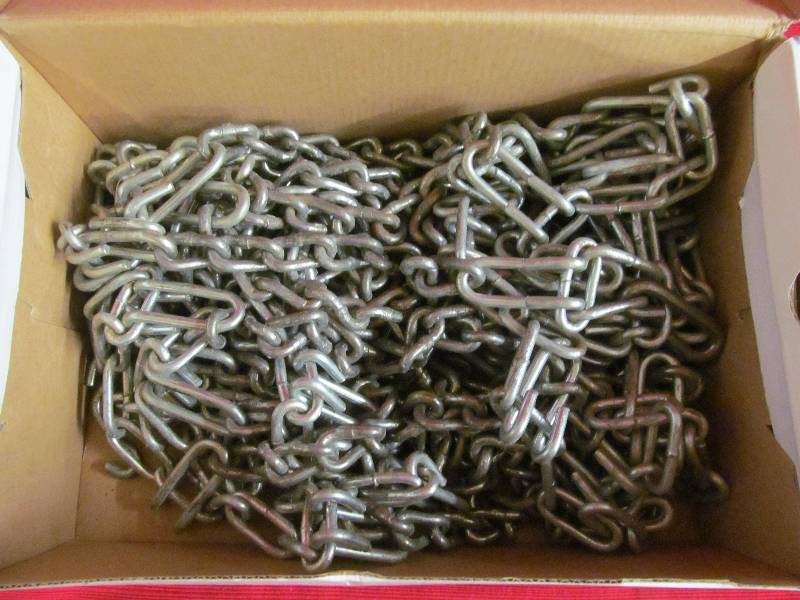 lot 49 image: tire chains