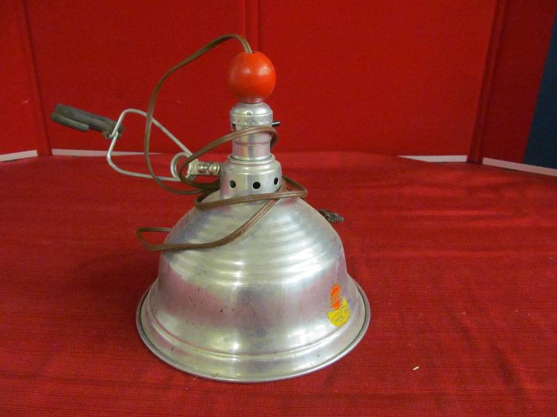 lot 55 image: heat lamp