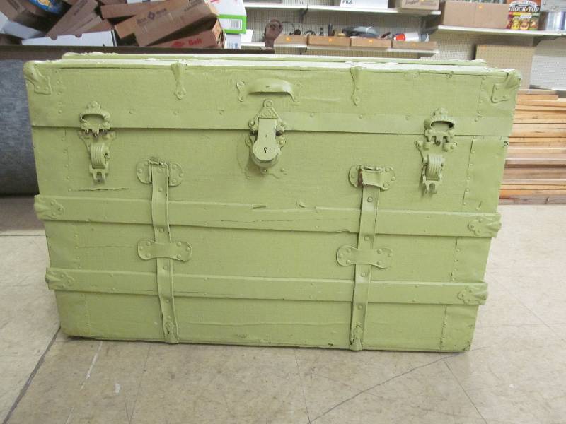 lot 62 image: vintage chest