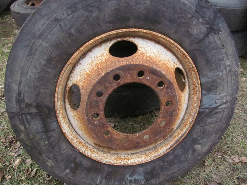 lot 64 image: wheeltire