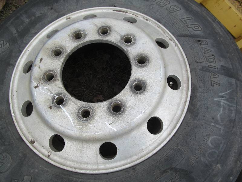 lot 67 image: wheeltire