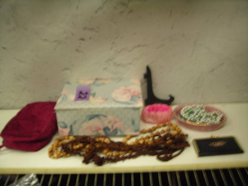 Decorative Box Wood Bead Necklaces, Seashell Bracelet, Manicure Set