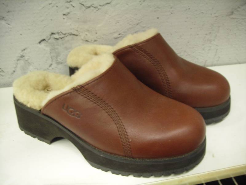 New Ugg Size 8 Slip On Mules Brown Leather