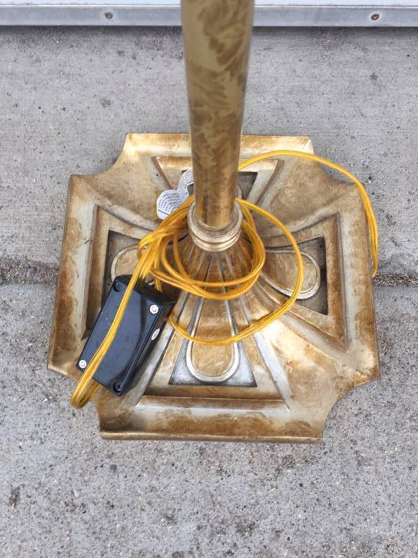 STANDING LAMP