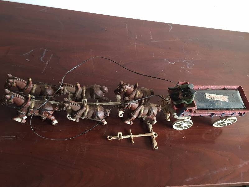 VINTAGE TOY CLYSDALE WITH WAGON