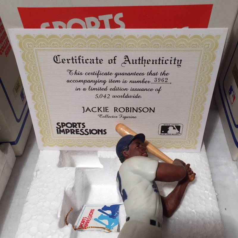 SPORTS IMPRESSIONS ,SUPER STAR FIGURINE COLLECTOR SERIES