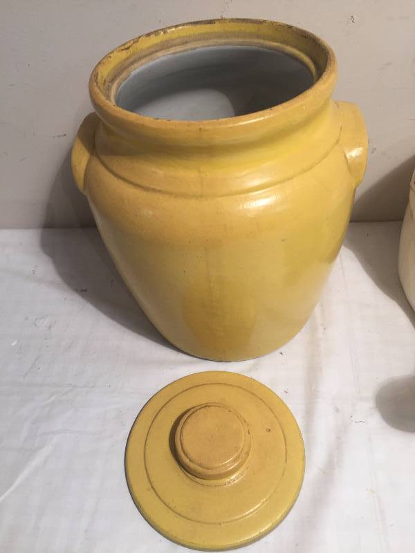 VINTAGE COOKIE JAR