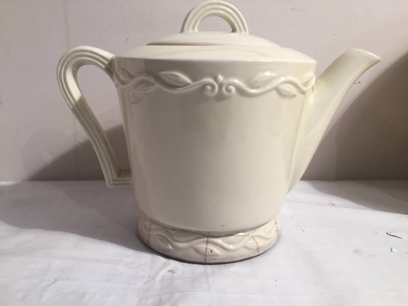 VINTAGE TEA POT