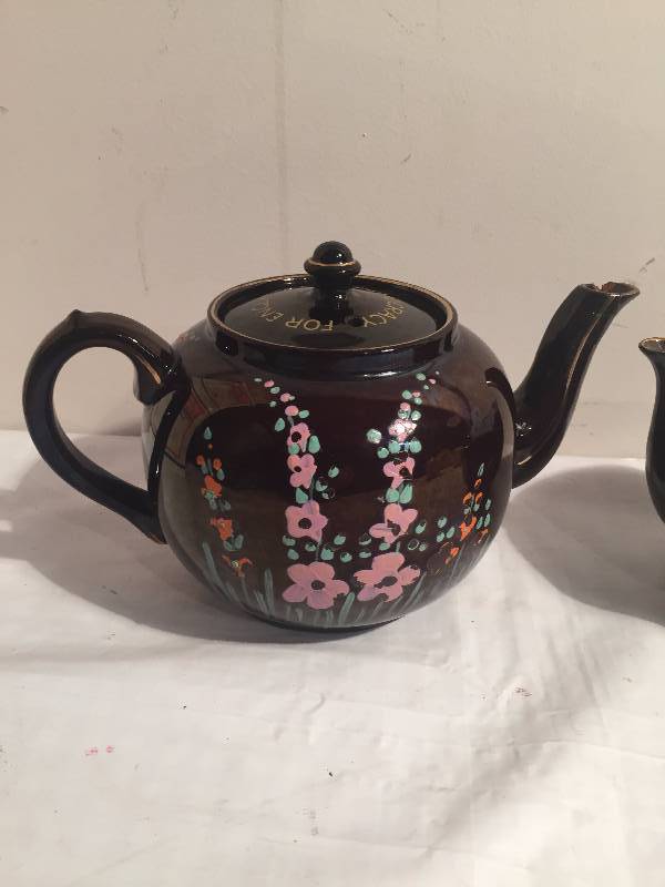 VINTAGE TEA POTS