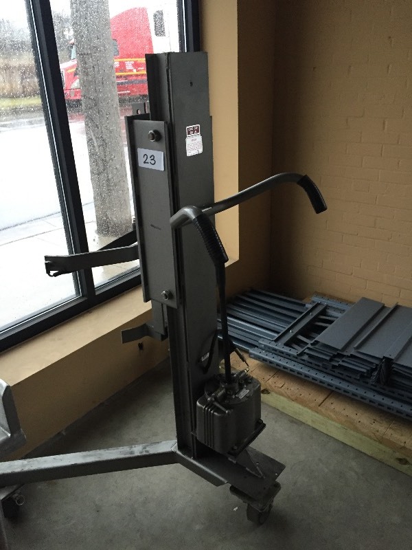 Rolling lift