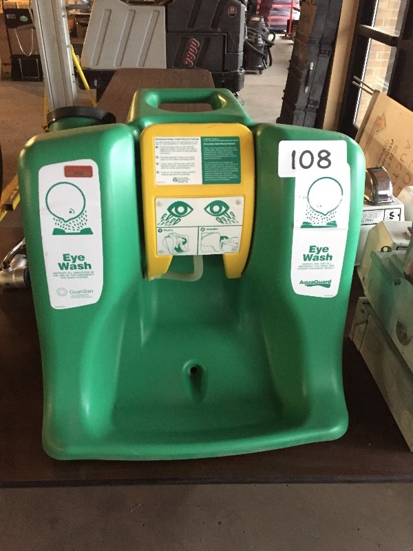 Eye wash station