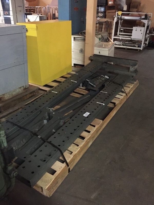 Cantilever rack