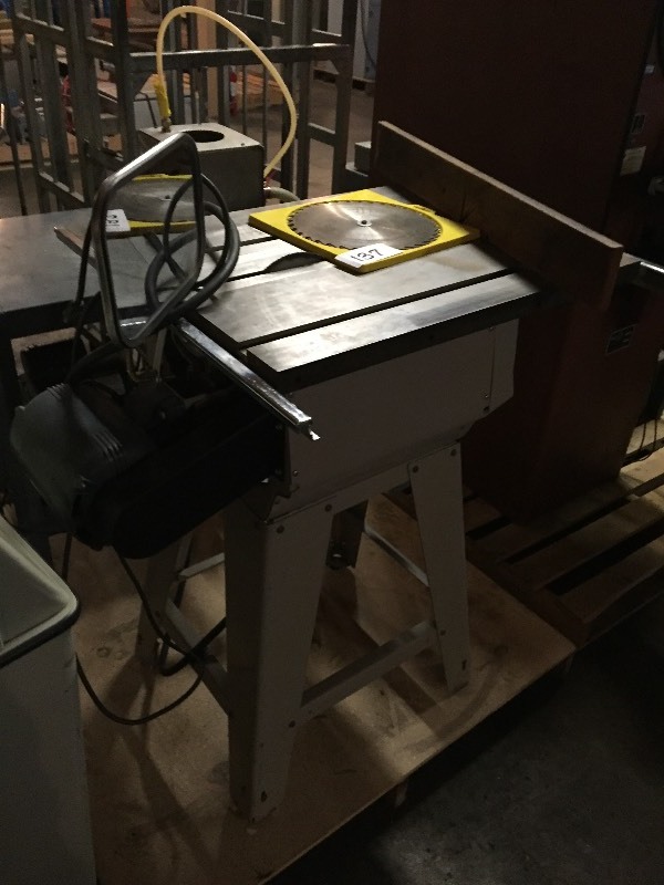 Small table saw