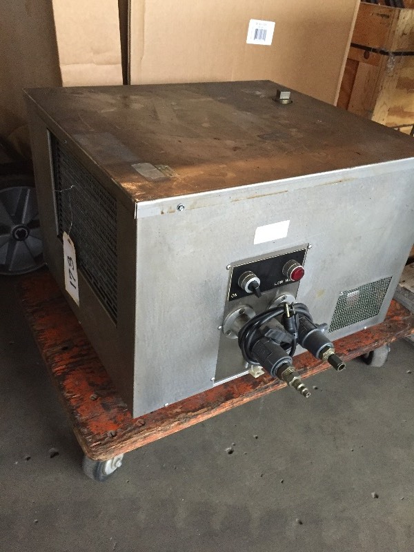 Refrigerated air dryer
