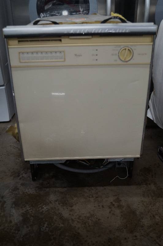 lot 14 image: Whirlpool Dishwasher