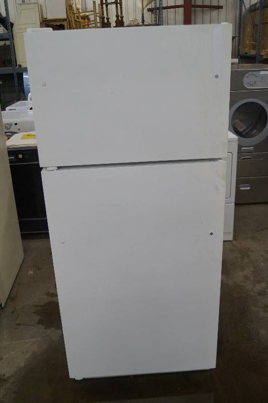 lot 18 image: Sear Fridge
