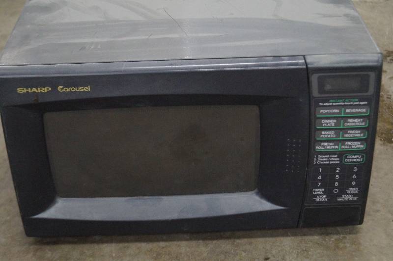 lot 25 image: Sharp Carousel Microwave
