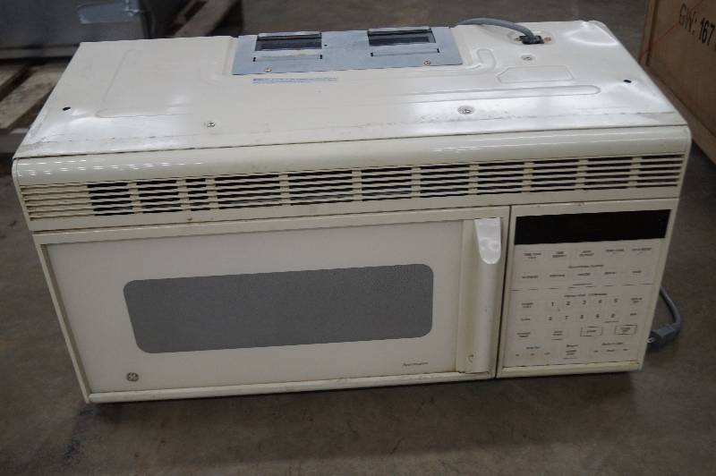lot 26 image: GE Microwave