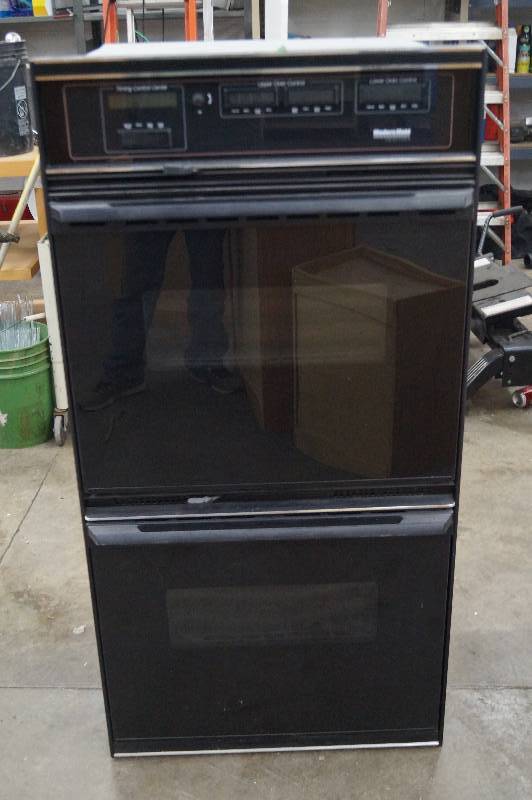 lot 32 image: Modern Maid Convection Oven