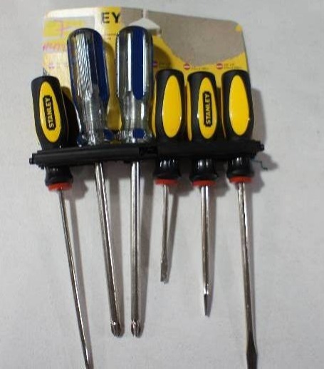 lot 7 image: Stanley 6 Piece screwdriver set