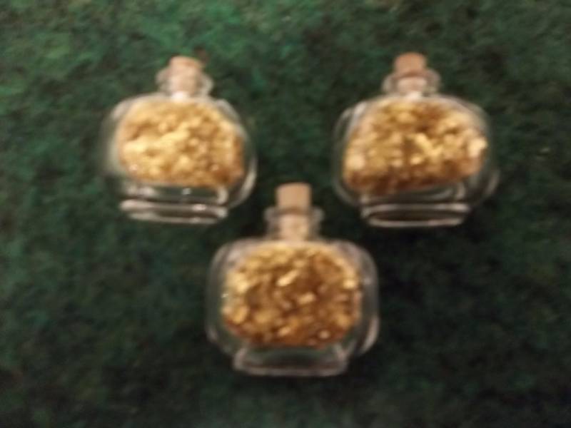 3 Little Bottles Of Gold Flake (No Guarantee Of Quality Or Quantity)