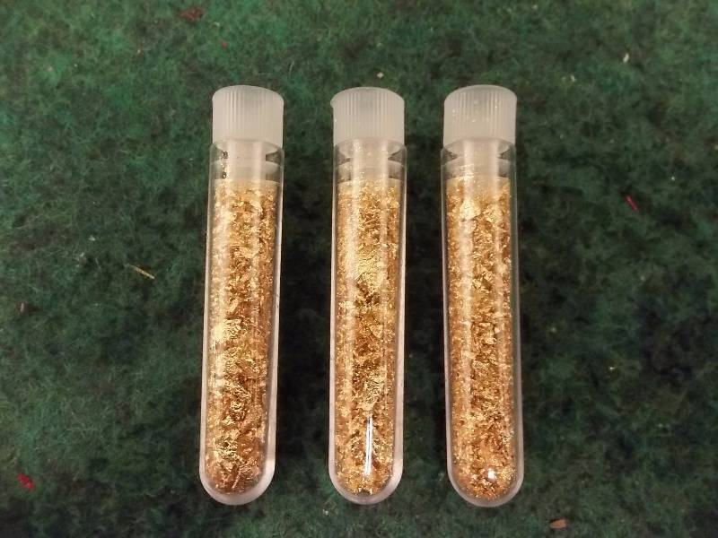 3 Vials Of Gold Flake No Guarantee Of Quality Or Quantity