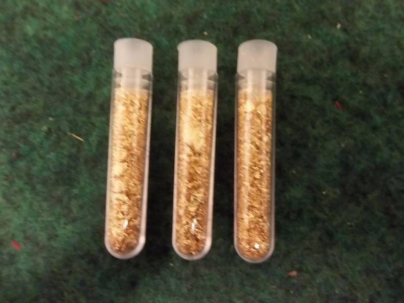 3 Vials Of Gold Flake No Guarantee Of Quality Or Quantity