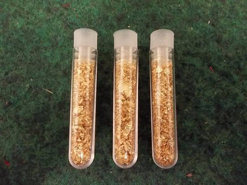 3 Vials Of Gold Flake No Guarantee Of Quality Or Quantity