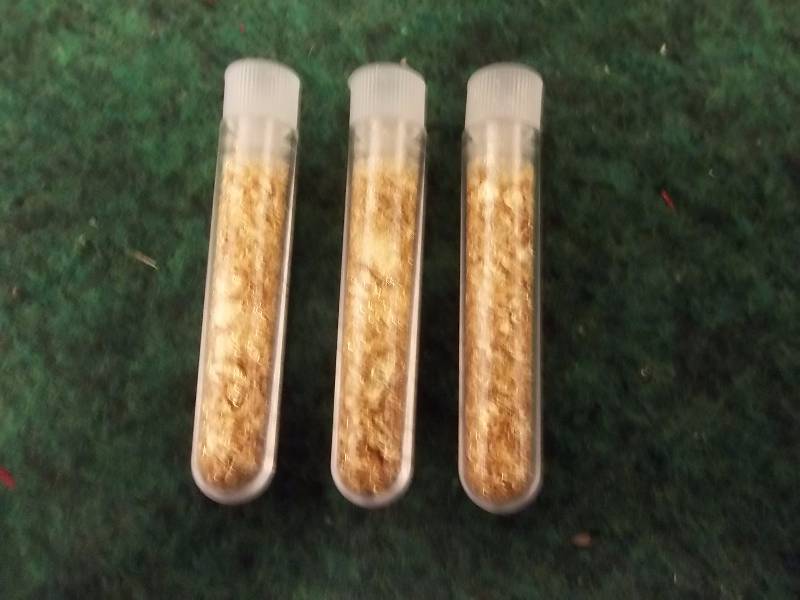 3 Vials Of Gold Flake No Guarantee Of Quality Or Quantity