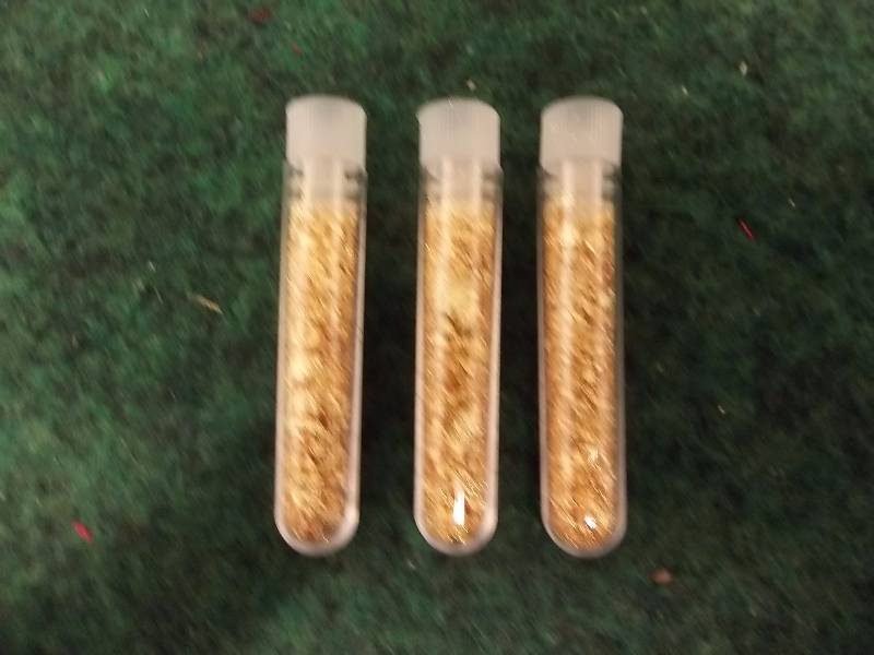 3 Vials Of Gold Flake No Guarantee Of Quality Or Quantity