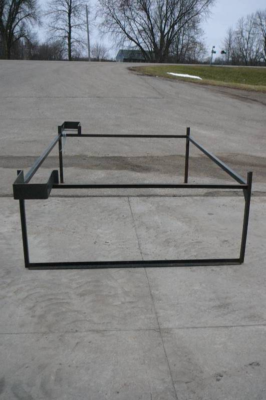 lot 3 image: Ladder Rack 68 12 Front 67 Rear  96 Long