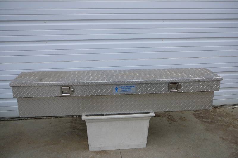 lot 11 image: Alum Side Mount Tool Box - Advantage