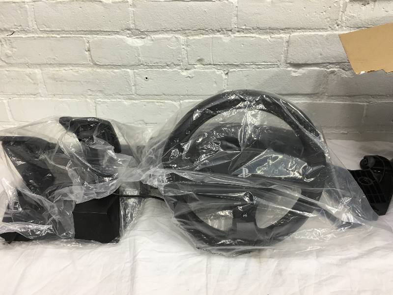 lot 4 image: PS4 Thrustmaster T80 Racing Wheel