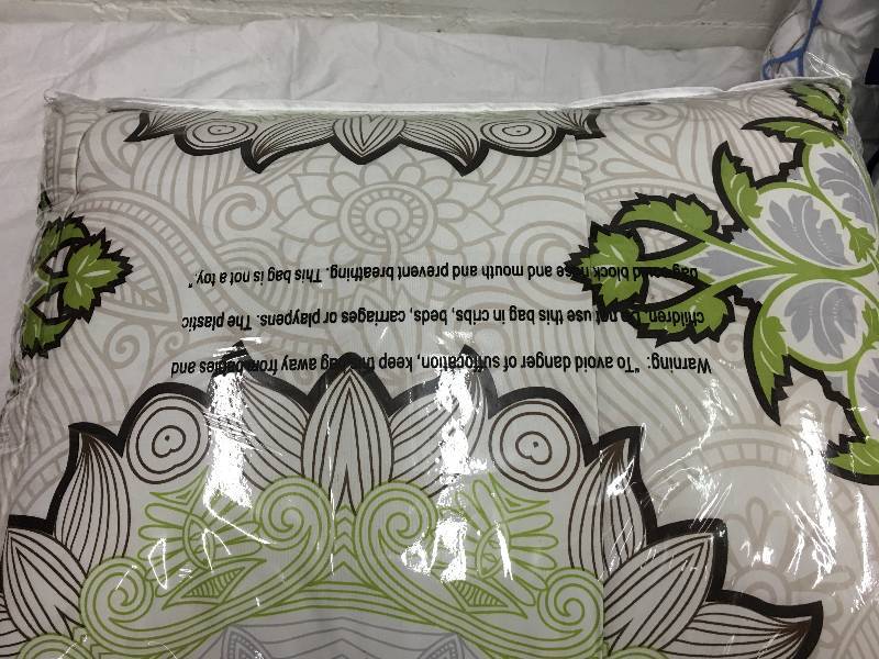 lot 37 image: alcove Kellen Bed Set and Accessories - King