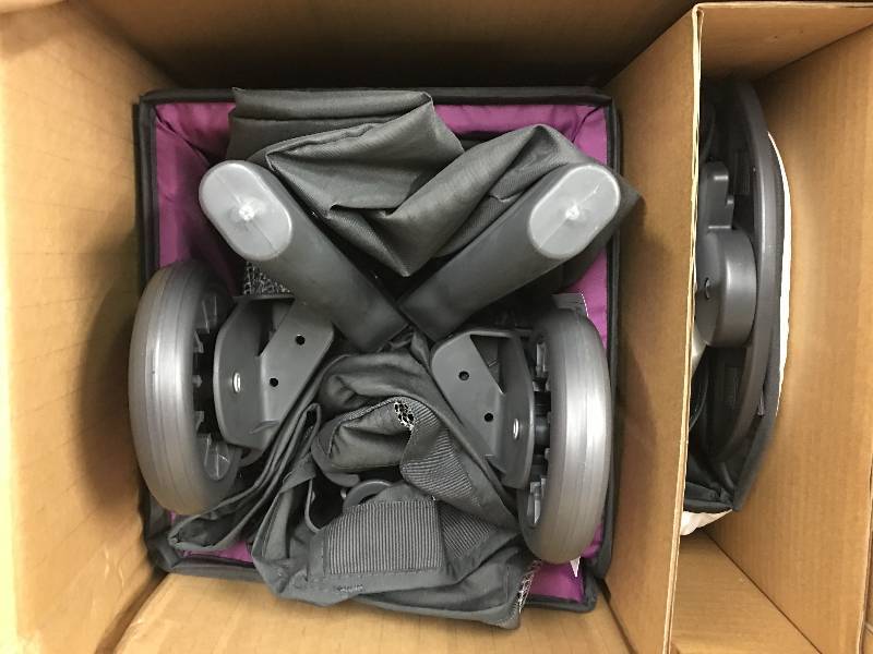 lot 40 image: Graco Pack n Play with Bassinet, Napper & Changer retail $110