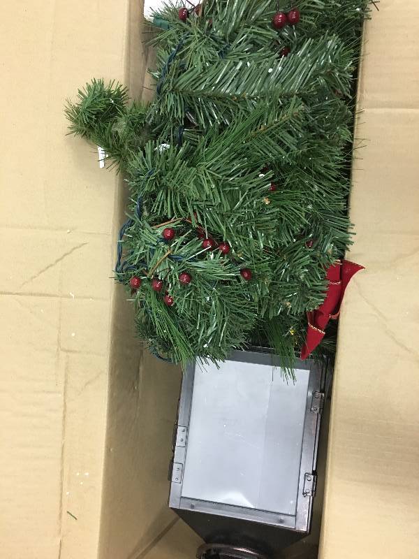 lot 100 image: 42 Holiday Lightpost Lamp retail $80