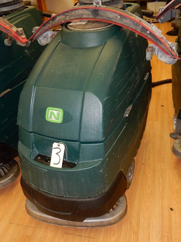 NOBLES SS 5 Speed Scrubber.. No 600..Diameter (24in) 4 working batteries.. 383 hours