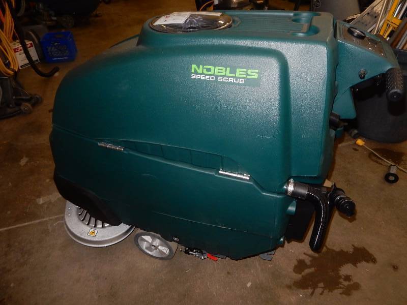 NEW, Nobles SS5  Speed Scrubber.. No 700 Diameter (28in).. 0 Hours.. 4 Batteries (new)..