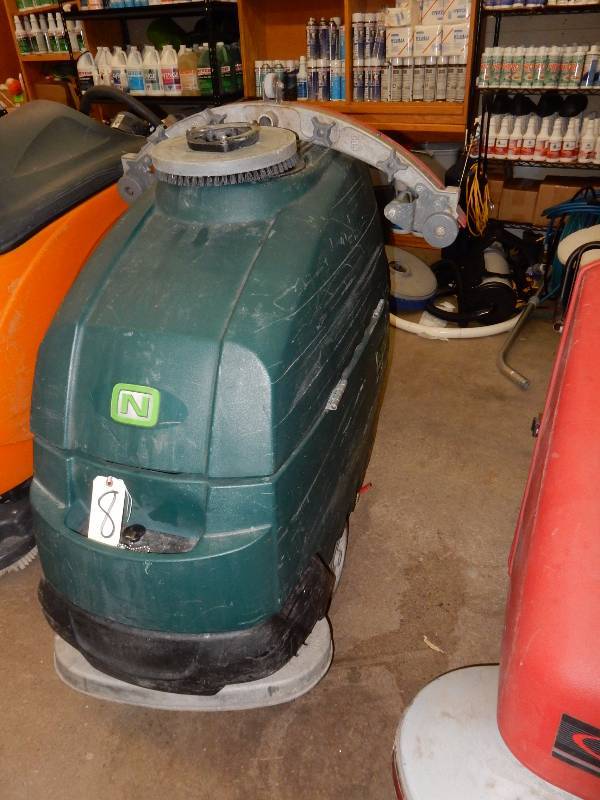 NOBLES, SS 5 Speed Scrubber, No. 600 Diameter (24in ), 89 hours, 4 working batteries